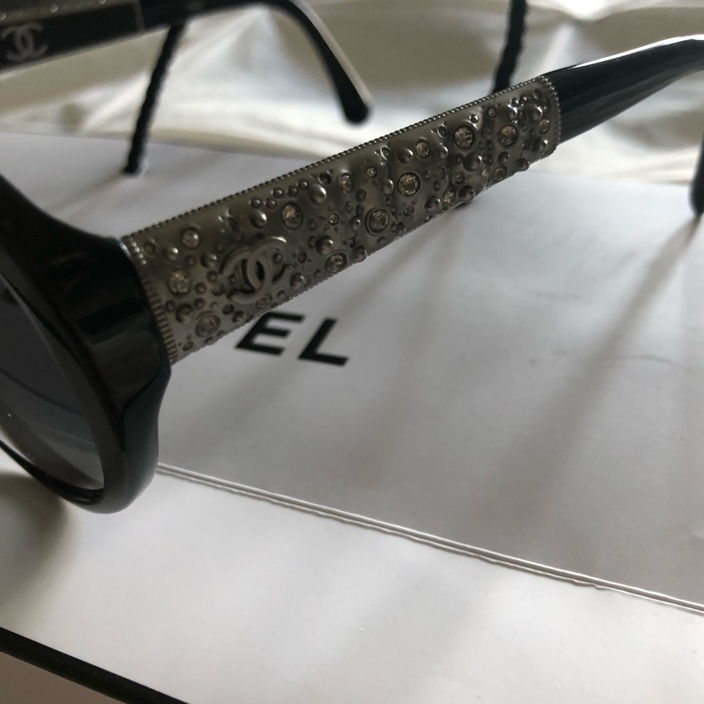 Chanel sunglasses limited addition Bijou 5290-B/S8 58-18 comes with box case bag